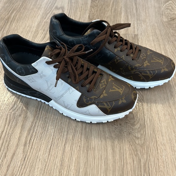 Run Away Louis Vuitton Sneakers - Picture 3 of 8